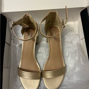 NEW Morgan Taylor Gold Ankle-Strap Block Heel Sandals size 8